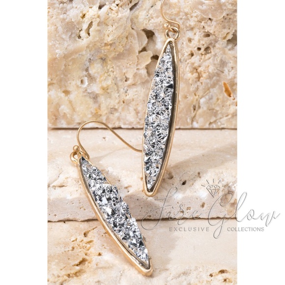 Teardrop / Marquise Silver tone Druzy Earringa - Picture 2 of 8